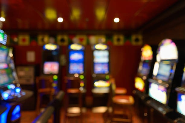 Live dealer conducting Kembang Kempis round with card mechanics Kembang Kempis dealer managing game round at rejekihoki apk